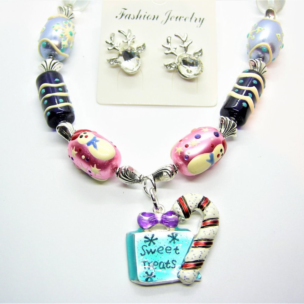 Christmas Treats Pendant Necklace,glass bead necklace set,charm necklace